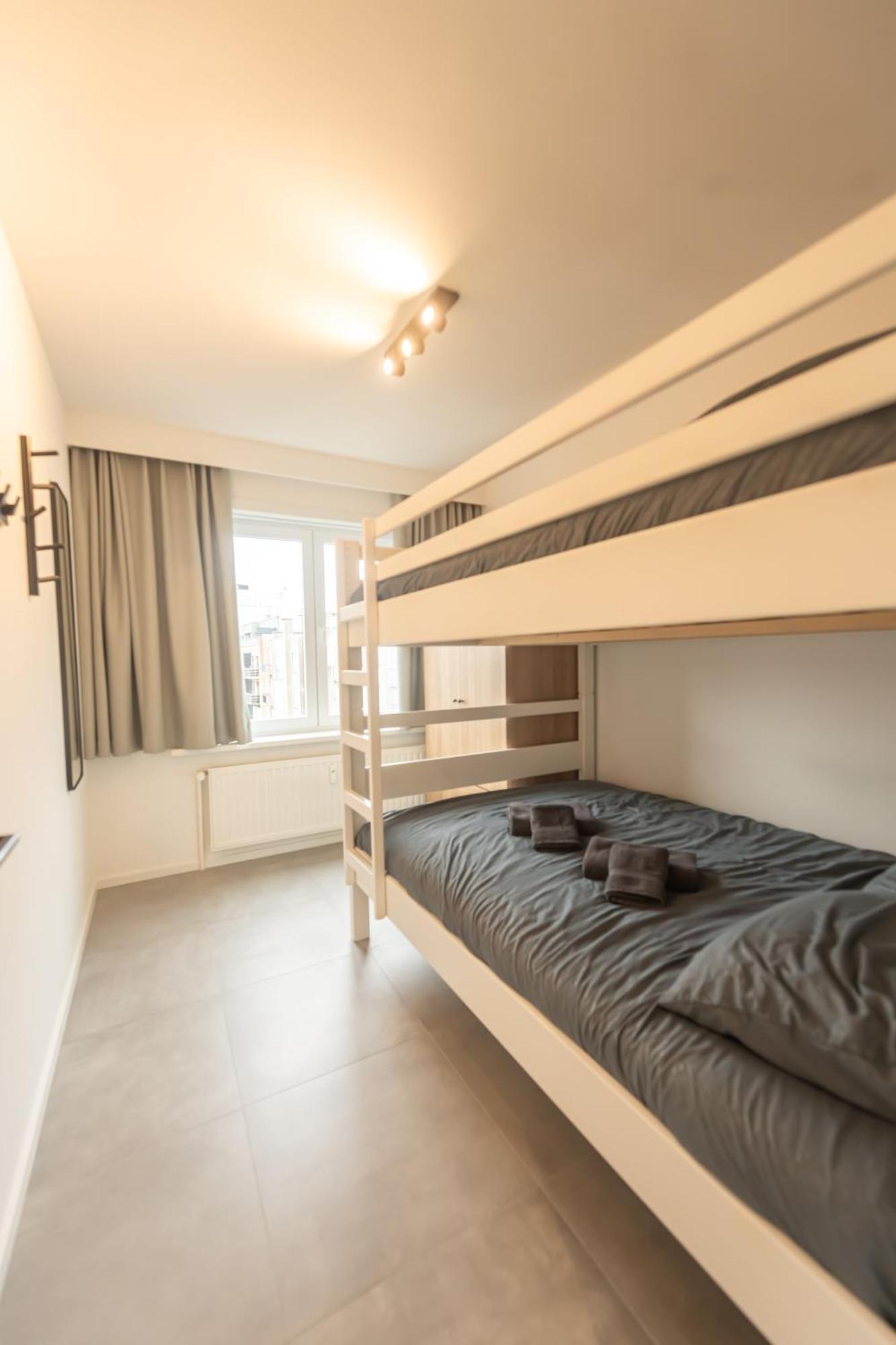 Ostend Center Luxury Top Floor Apartment With Free Parking ภายนอก รูปภาพ